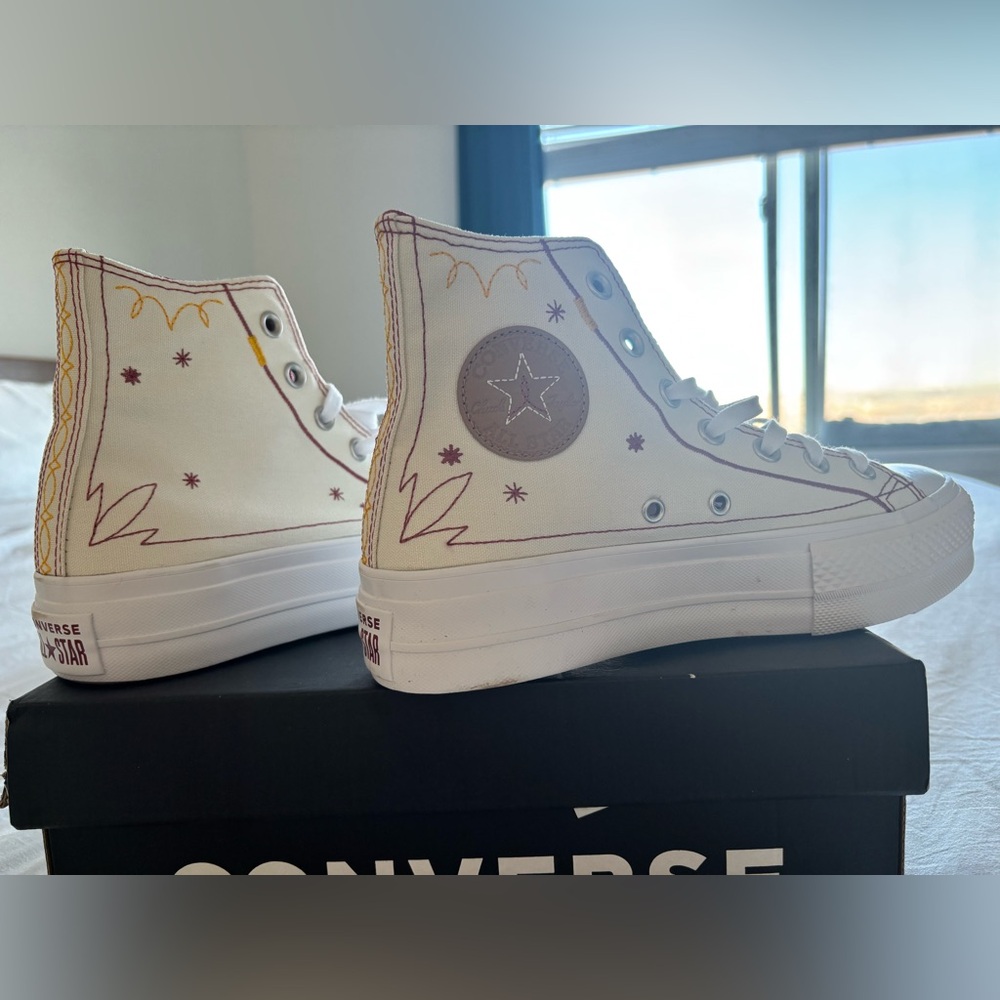 Converse Women's White High-Top Platform Western Sneaker, NWT! - Picture 5 of 10